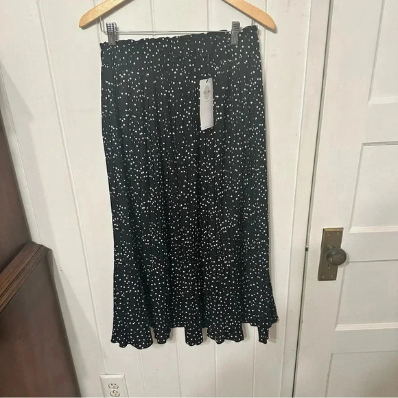 exlura Dresses & Skirts - Exlura Women’s polka dog skirt
